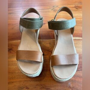 Stylish Women's Sandals in Brown and Green